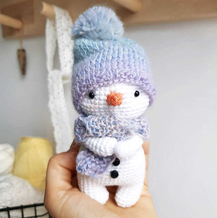 Little Snowman Amigurumi Free Crochet Pattern